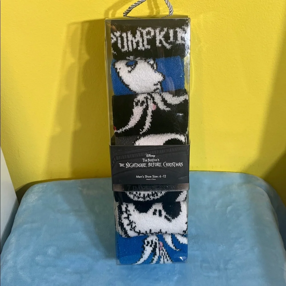 The Nightmare Before Christmas Socks  7 Days Of Cozy Crew Socks 6-12 New